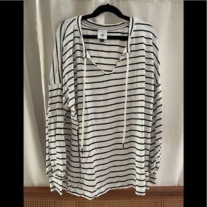 White and black puffy sleeve striped top
